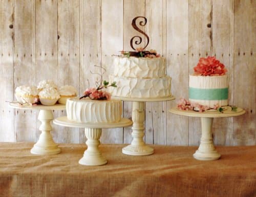 Roxy Heart Vintage - Vintage Style Pedestal Cake Stands - Set of 3