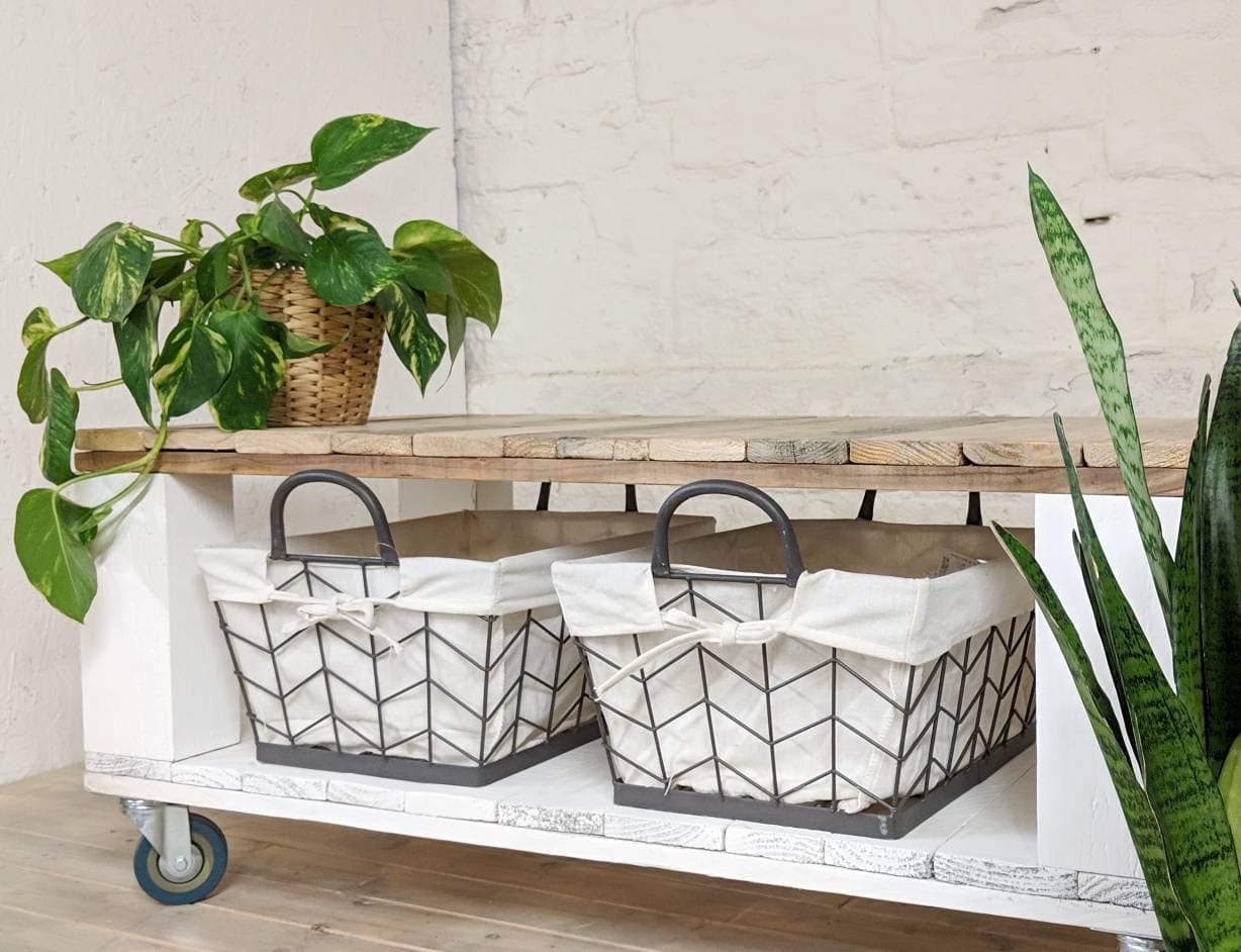 Kontrast Reclaimed Pallet Coffee Table AHVIMA in Farmhouse Style, Boho Distressed Design, Rustic Salvaged Wood, Hairpin Legs