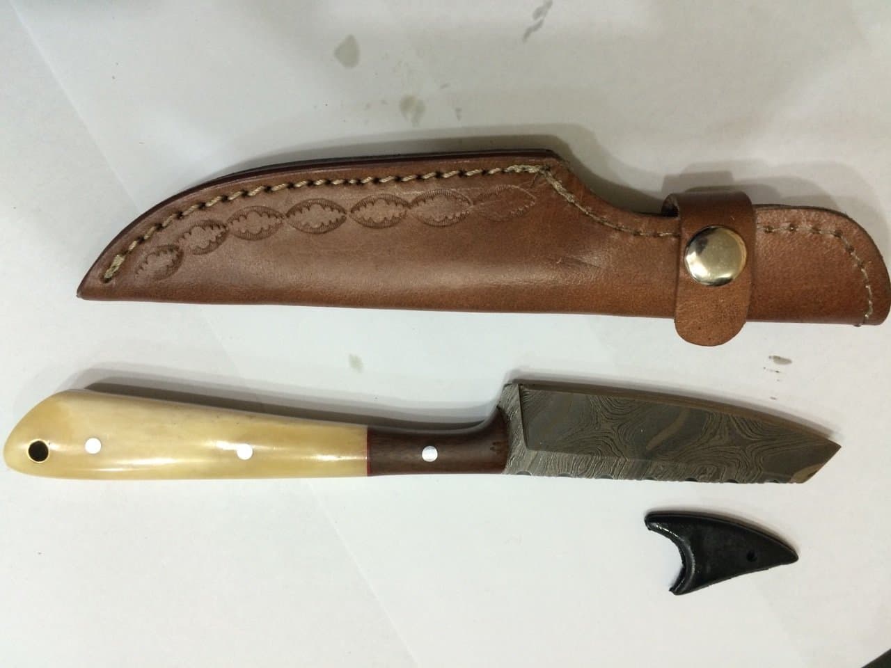 Macs Knife Club Handmade Damascus Hunting Knife - Beautiful Camping Knife ,9" long With Blade Size Is 3.5" and Handle Size Is 5.5" Comes With Free Leather Sheath-17003