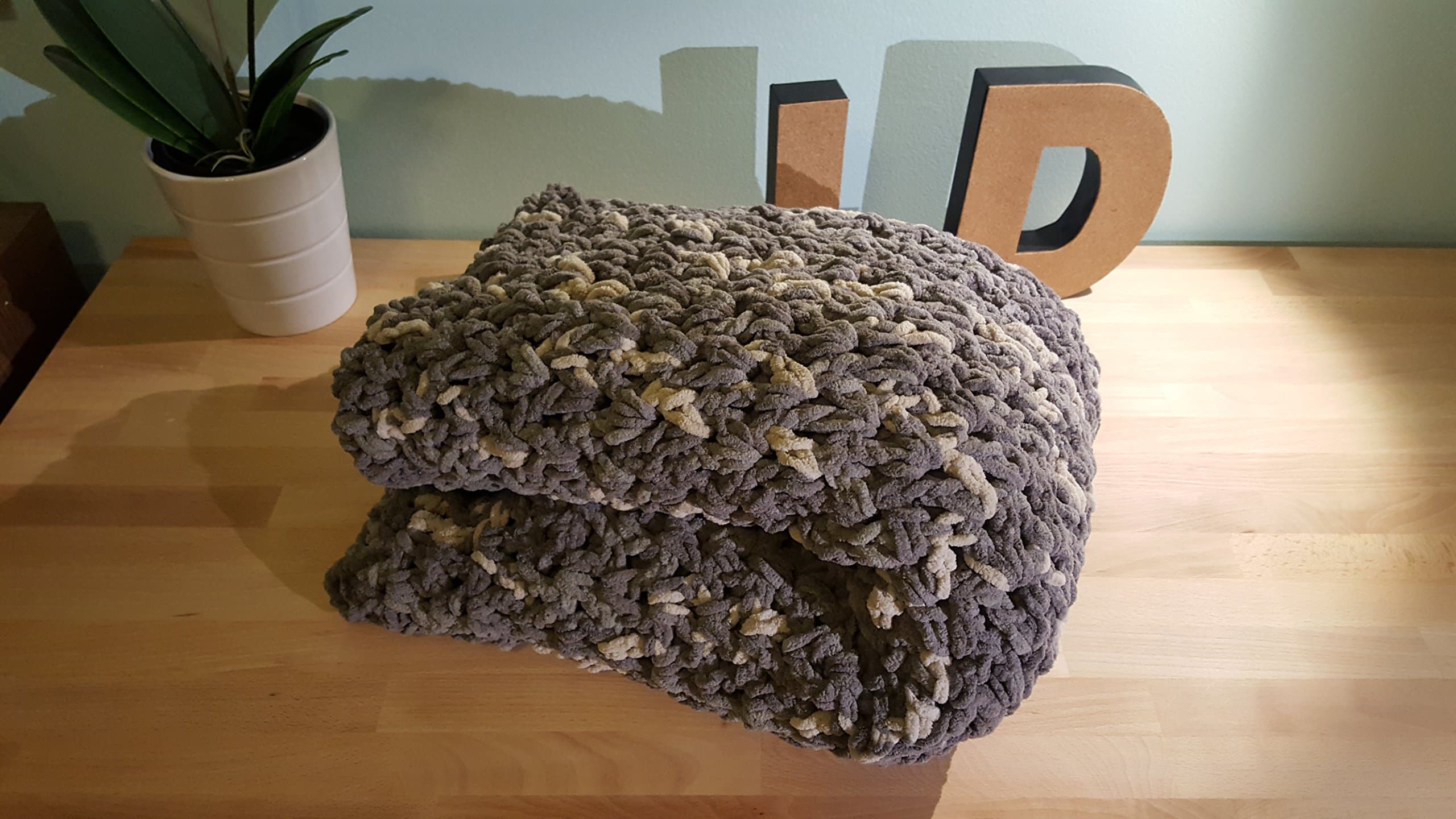 Super chunky and soft throw or large toddler/baby blanker