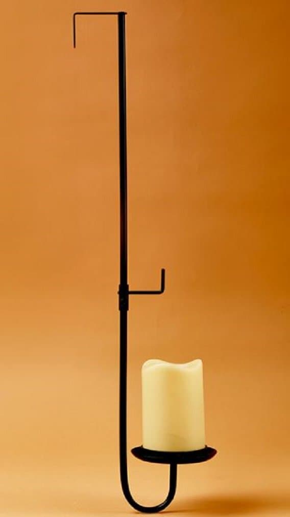 Aboveboard Lifestyles Lighted Over The Door Wreath Hanger LED Battery Operated Candle Christmas Outdoor Decor