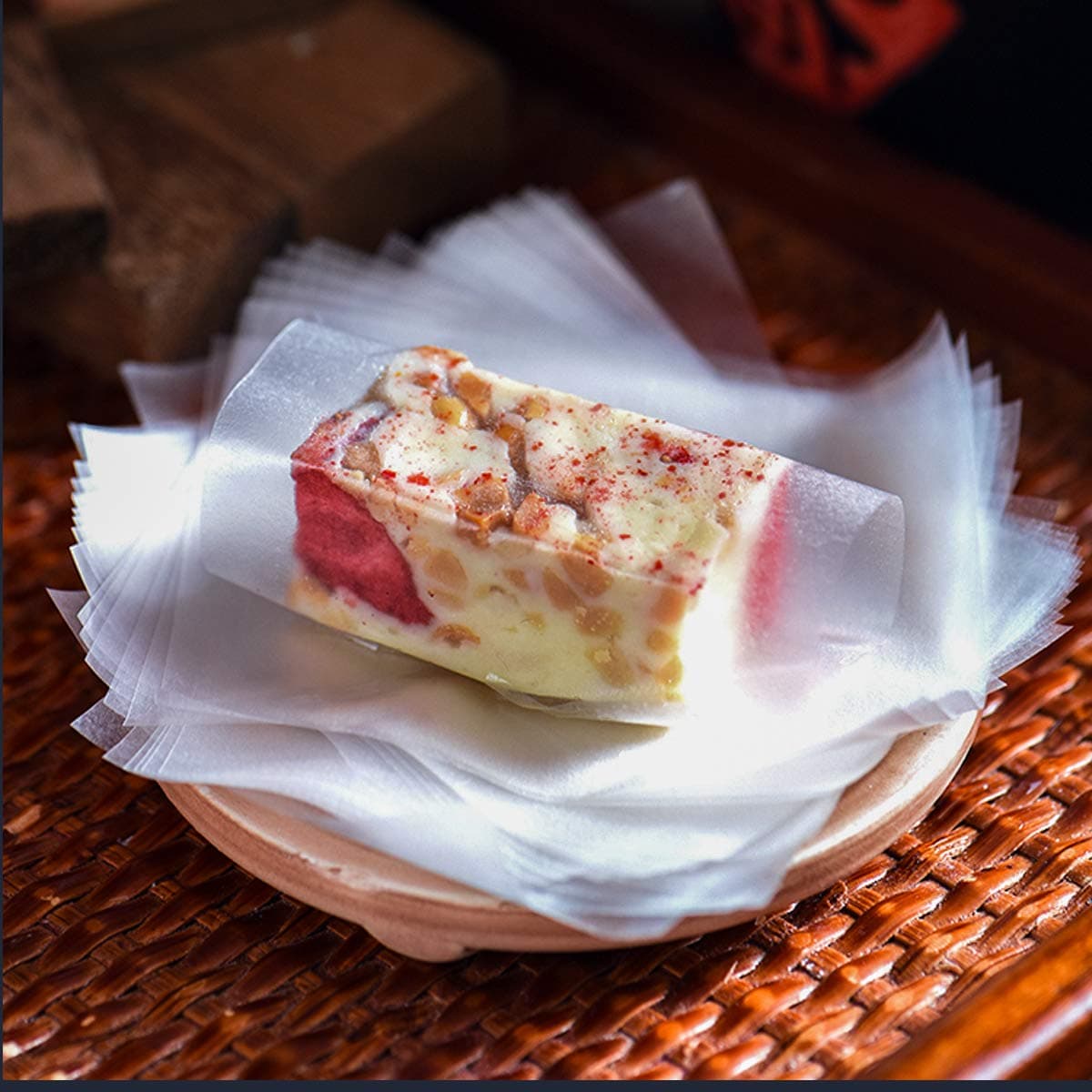 Edible Rice Paper Nougat Paper Package,1000 Sheets Glutinous Chocolate DIY Home Candy Wrappers for Food Decoration (2.55X3.93 in)