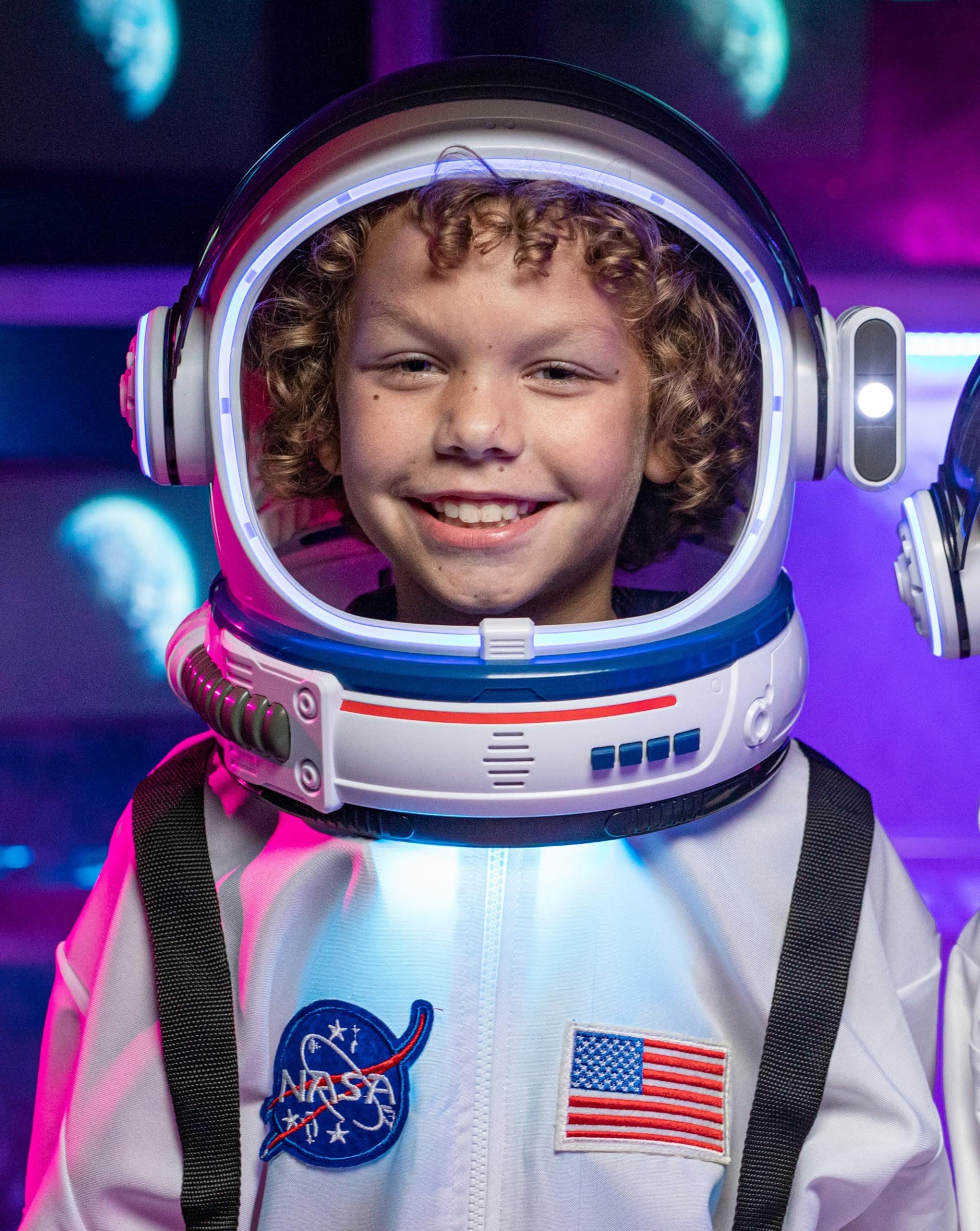 Kids Astronaut Helmet & Costume with Led Lights, Movable Visor & Mission Sounds for Halloween Pretend Play Dress-Up